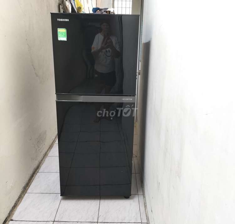 Tủ lạnh Toshiba inverter 194lít.còn đẹp