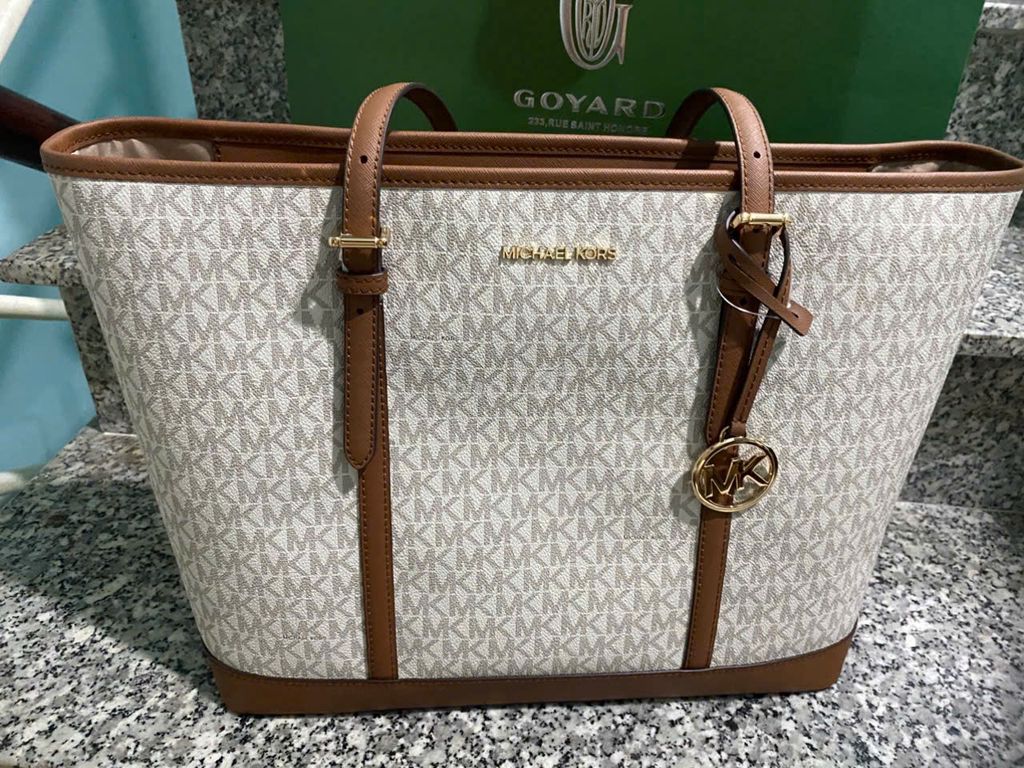 Túi xách Michael Kors JET SET TRAVEL Nữ. Mua bán Túi xách tại Quận 3 Tp Hồ Chí Minh được đăng bởi Ho Phi hình 1