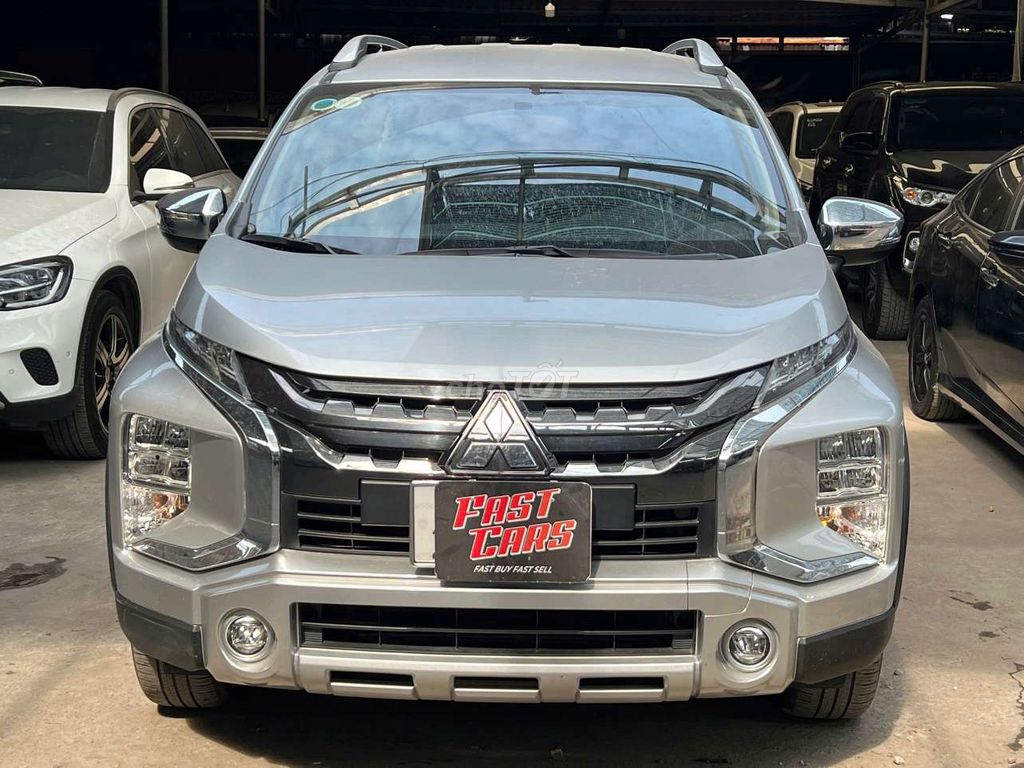 Mitsubishi Xpander Cross 2021,màu bạc,đi 38000 km