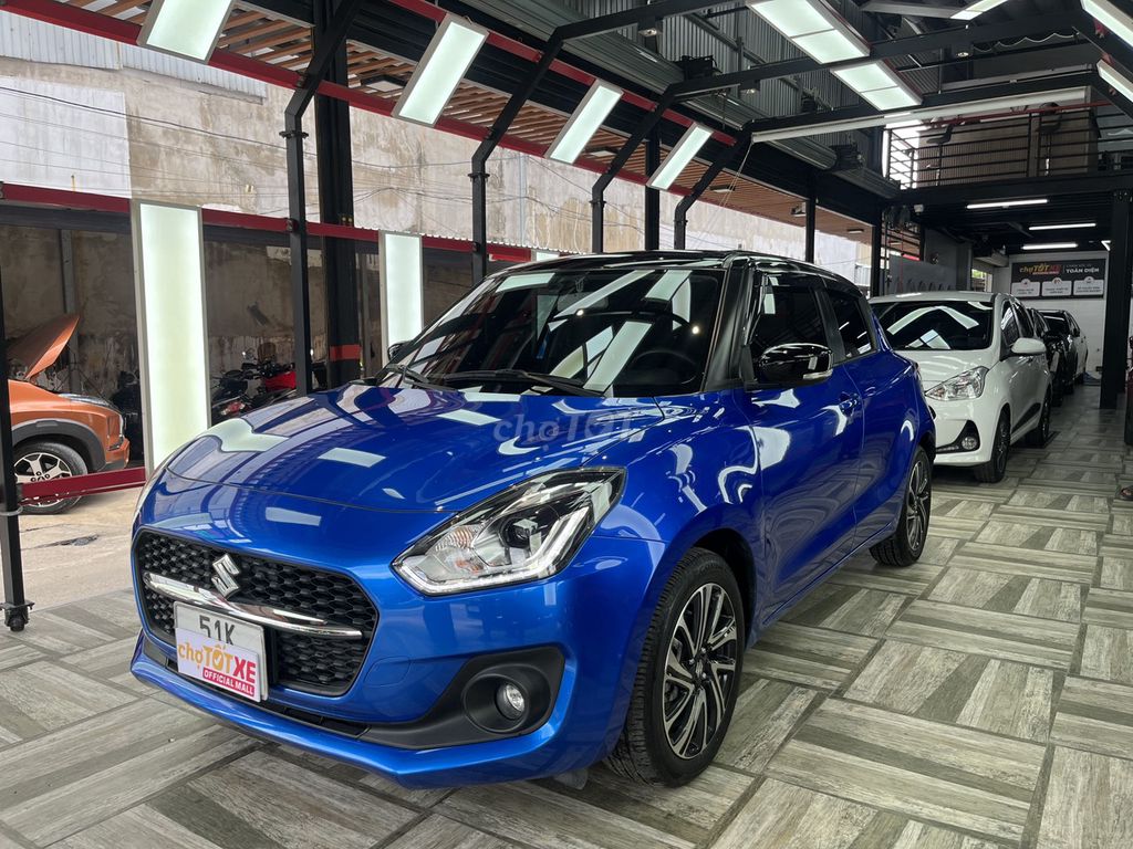 Suzuki Swift AT MÀU XANH 2021 LƯỚT 19800 ĐẸP KENG