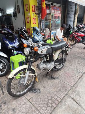 Xe đẹp ngay chủ kì giấy cần bán. Mua bán Xe máy tại Quận Phú Nhuận Tp Hồ Chí Minh được đăng bởi Hiếu Nguyễn