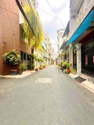 Ngộp DT:8,5x15m. CN:125m. Giá 14,9 tỷ.2 tầng. HXH trần quang diệu. Q3. Mua bán nhà ở tại Quận 3 Tp Hồ Chí Minh được đăng bởi Giang Nguyên 