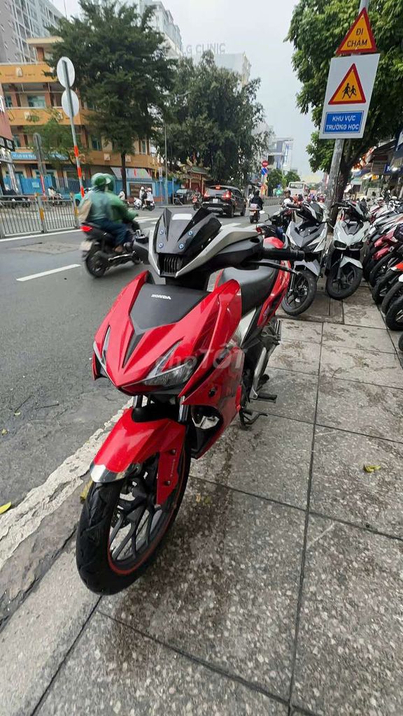 Honda Winner V2 2020 Красный 90% новые