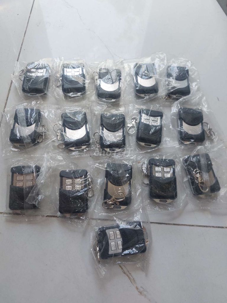 Remote cửa cuốn 433Mhz Đen. Mua bán Nội thất, đồ gia dụng khác tại Quận 12 Tp Hồ Chí Minh được đăng bởi  Ngân Anh hình 1