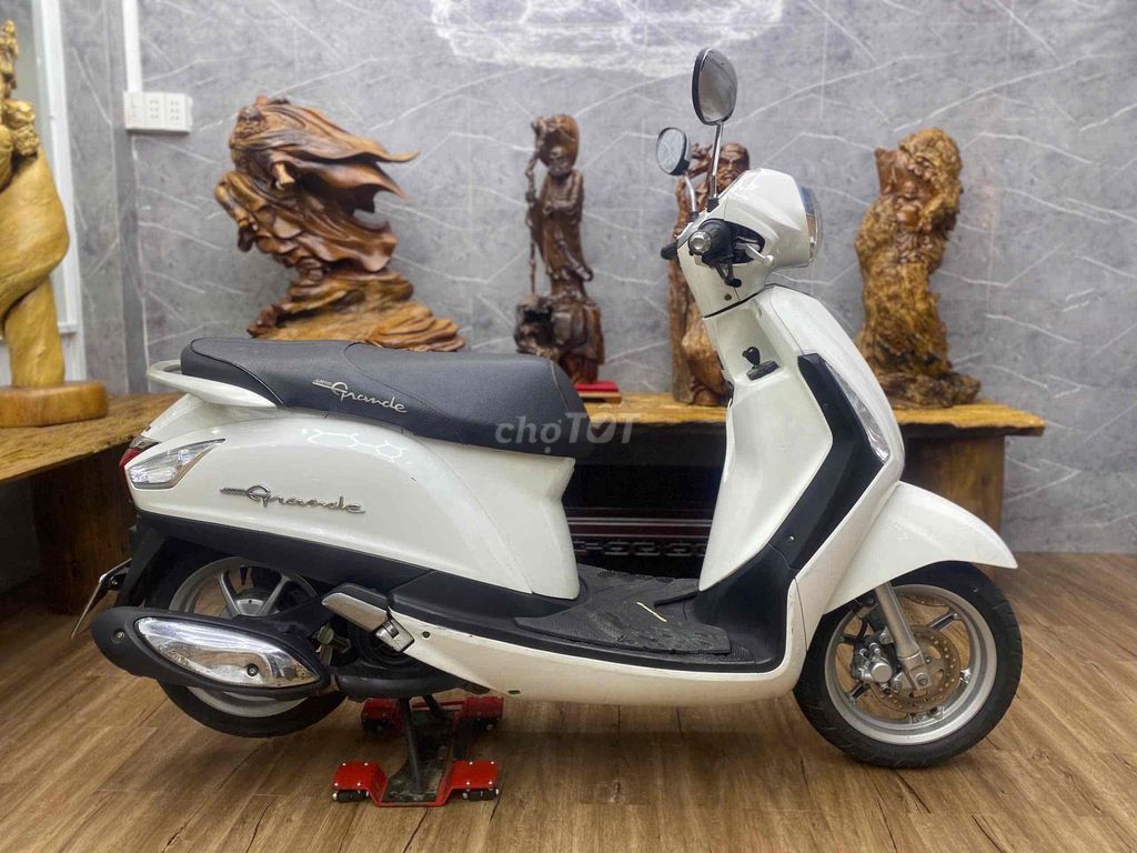 👉Grande chính chủ máy zin êm, dàn áo cứng cáp. Mua bán Xe máy tại Quận 7 Tp Hồ Chí Minh được đăng bởi Xe Cũ Hiếu CT hình 5