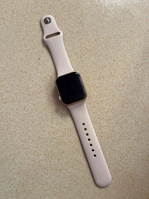 cần bán apple watch s4 40mm