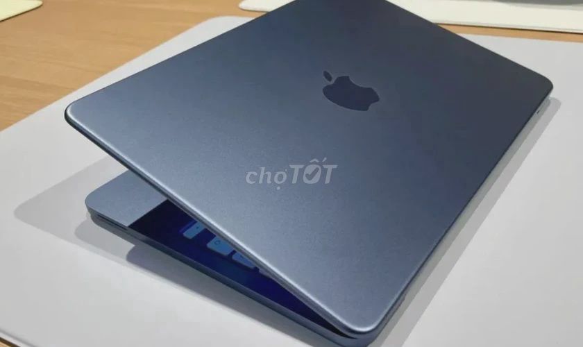 Apple MacBook Neo 13 inch Xám Like New. Mua bán Laptop tại Quận 1 Tp Hồ Chí Minh được đăng bởi Yan Nguyen hình 1