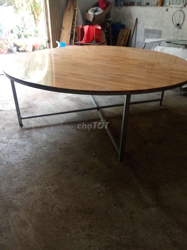 Bàn tròn mặt gỗ chân sắt 2m40. Mua bán Bàn ghế tại Thành phố Bến Tre Bến Tre được đăng bởi Mr Sơn  hình 1