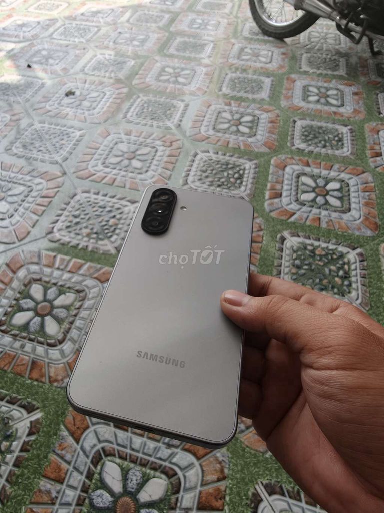 Samsung Galaxy A17 Xám Đã qua sử dụng. Mua bán Điện thoại tại Thành phố Châu Đốc An Giang được đăng bởi huệ lâm hình 1