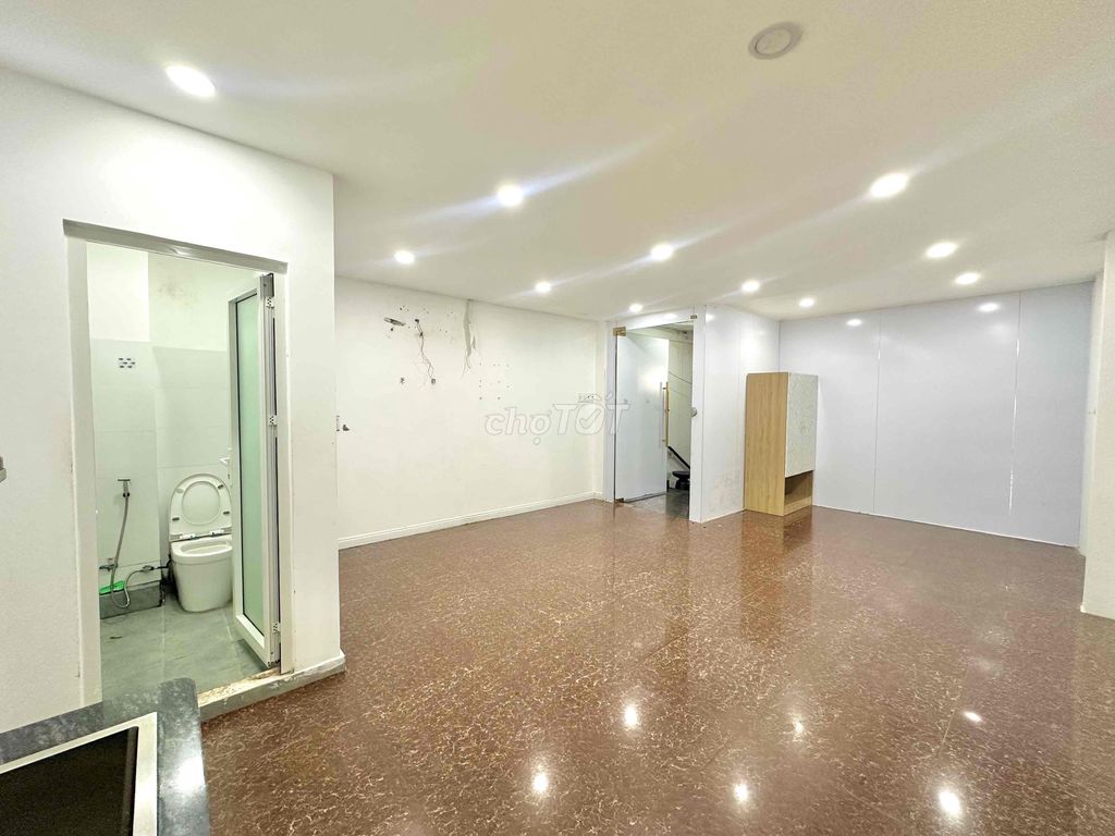 Studio Nguyễn Thị Tú 3,4tr/ tháng có máy lạnh, phongg rộng