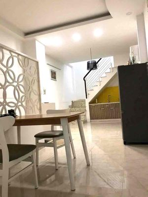 cho thuê nguyên căn HXT Lê Đại Hành Q11. 4x15 2 lầu st 3PN 3WC full nt. Cho thuê nhà ở tại Quận 11 Tp Hồ Chí Minh được đăng bởi Sinh Nguyen