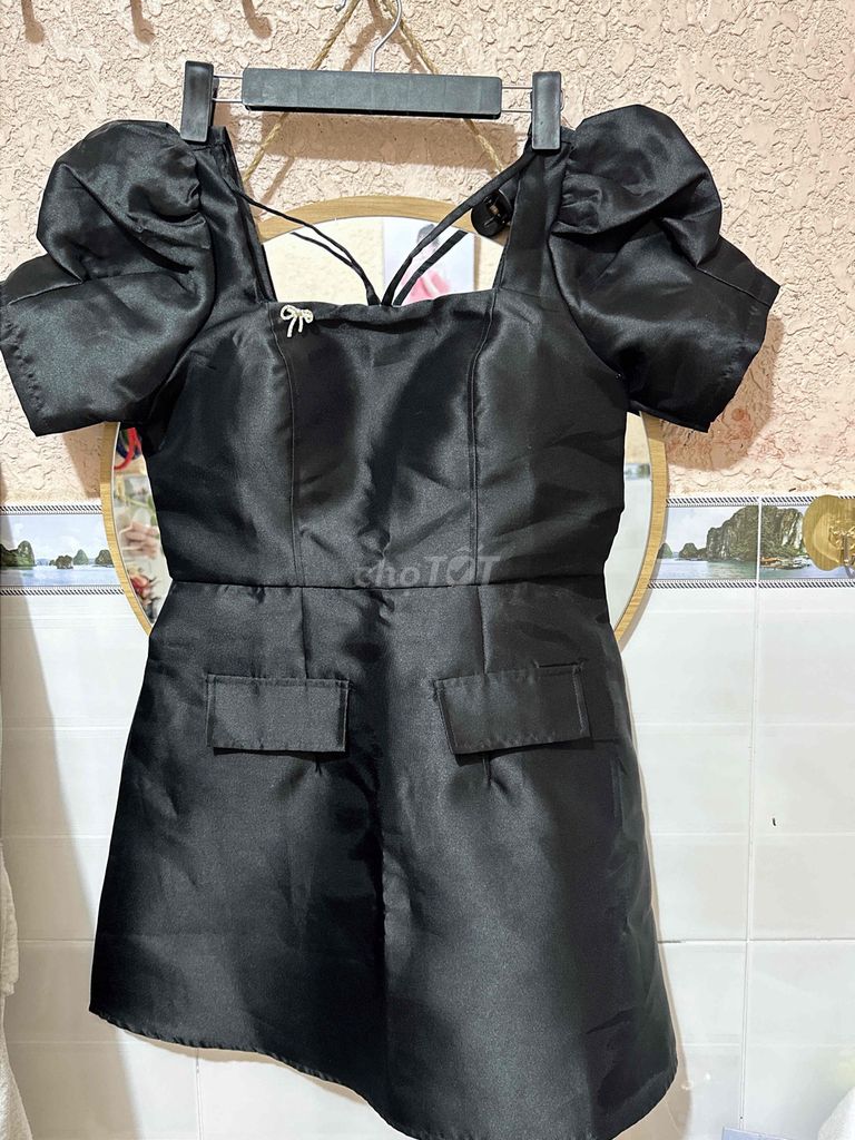 Đầm nữ lụa đen sang trọng. Mua bán Quần áo tại Huyện Cai Lậy Tiền Giang được đăng bởi Ngọc Tuyền Store hình 1