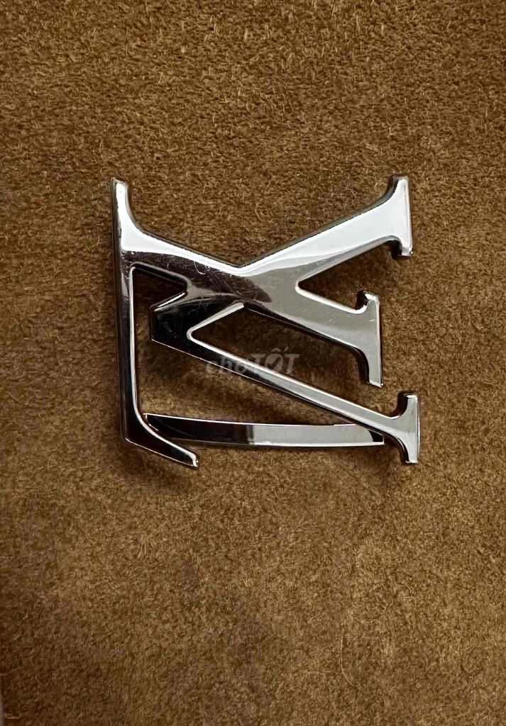 Mặt khóa Louis Vuitton Monogram Bạc. Mua bán Phụ kiện thời trang khác tại Quận Hoàn Kiếm Hà Nội được đăng bởi Nguyễn Nguyễn hình 1