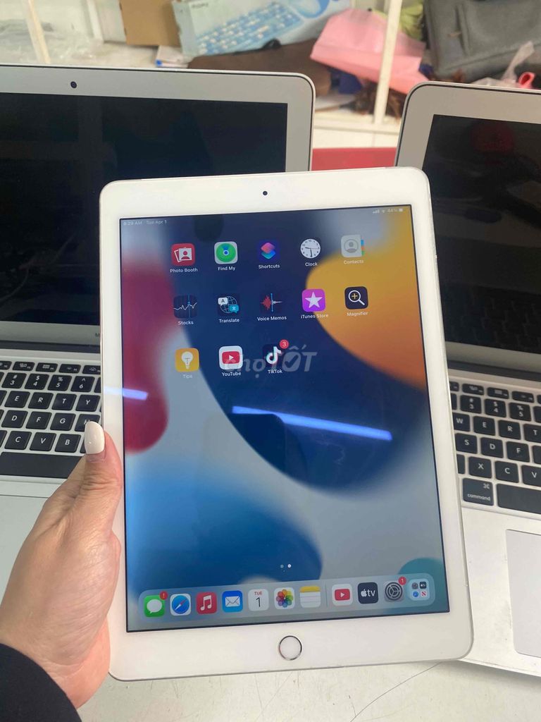 ipad air 2 64gb 4g zin đepj. Mua bán Máy tính bảng tại Quận Hai Bà Trưng Hà Nội được đăng bởi me chip hình 1