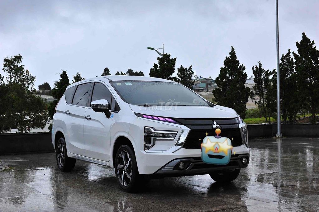 Mitsubishi Xpander 2023 Белый Импортный