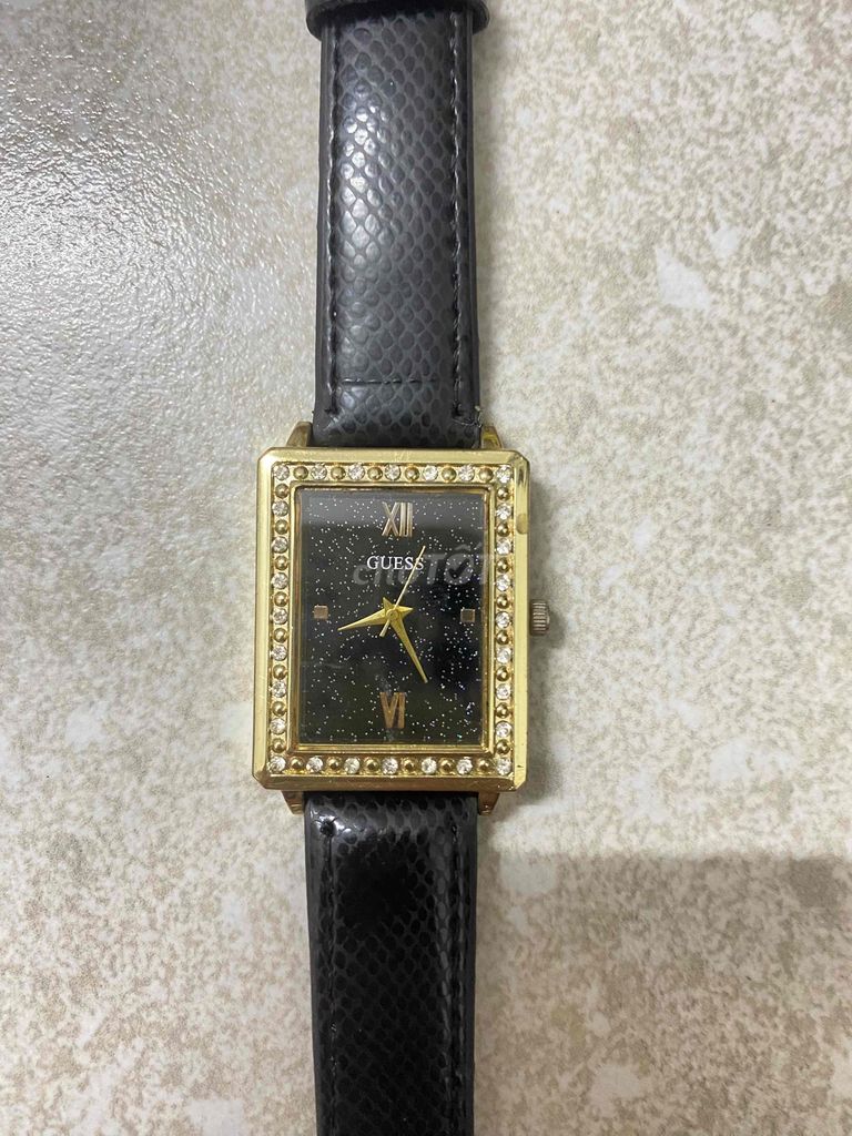 đồng hồ GUESS