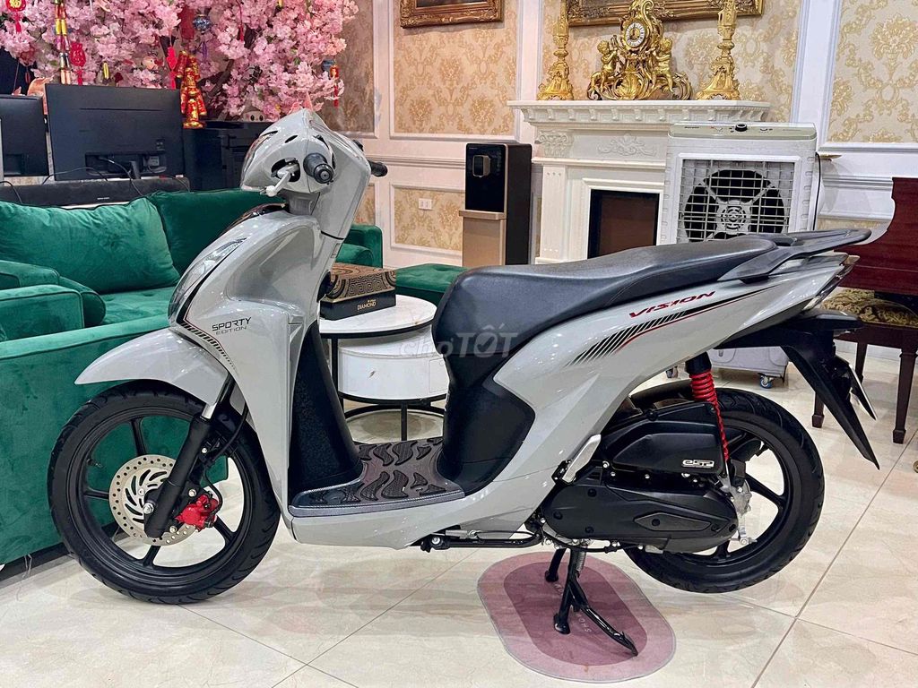 XE MÁY 68 - Honda Vision Thể Thao 2024 Lướt. Mua bán Xe máy tại Quận Hai Bà Trưng Hà Nội được đăng bởi Đức Anh hình 3