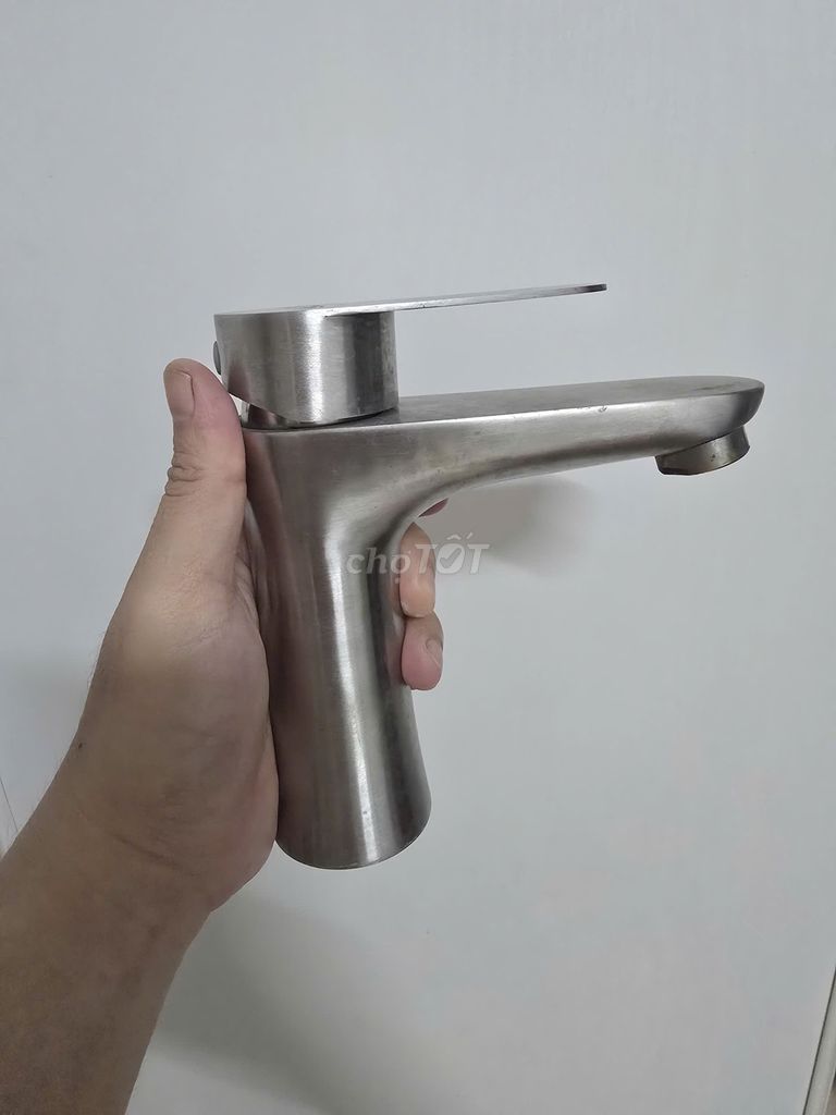 Vòi nước lavabo Inox Bạc đã sử dụng. Mua bán Thiết bị vệ sinh, nhà tắm tại Quận Thanh Khê Đà Nẵng được đăng bởi Roney hình 1