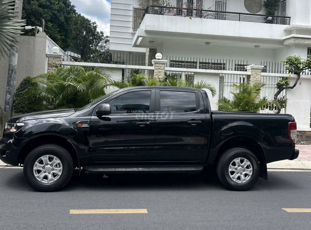 Mình bán Ford Ranger 2022 XLS số sàn màu đen đẹp. Mua bán Ô tô tại Quận 12 Tp Hồ Chí Minh được đăng bởi Khánh hình 5