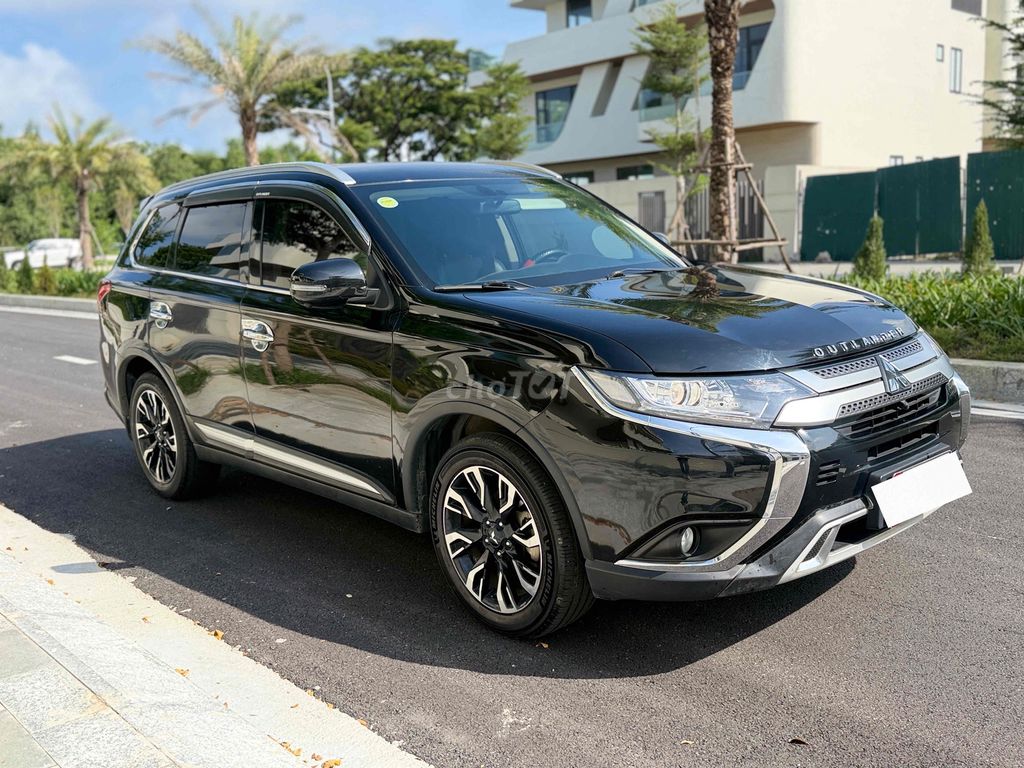 Mitsubishi Outlander 2.0 CVT 2021 Черный 62000 км