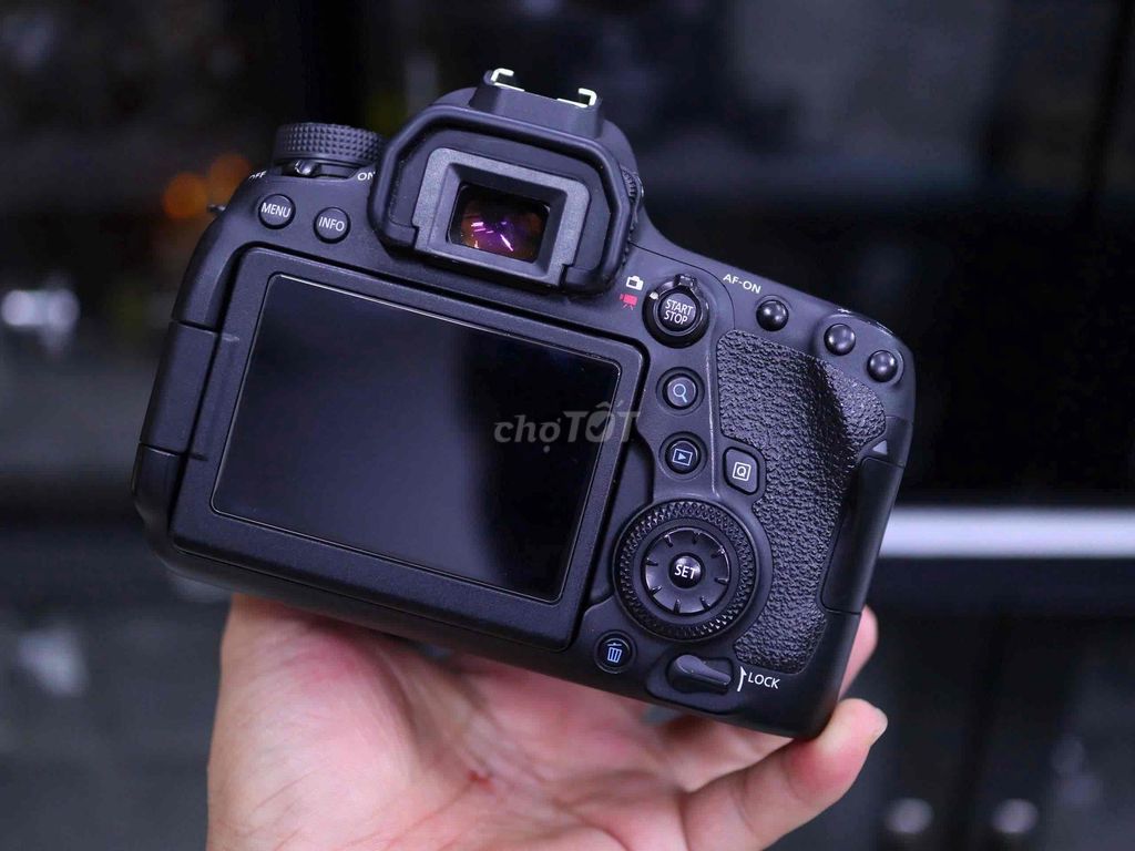 Máy ảnh Canon 6D Mark II +Lens 50f1.8 STM. Mua bán Máy ảnh, Máy quay tại Thành phố Thủ Dầu Một Bình Dương được đăng bởi Chinh Lee hình 1
