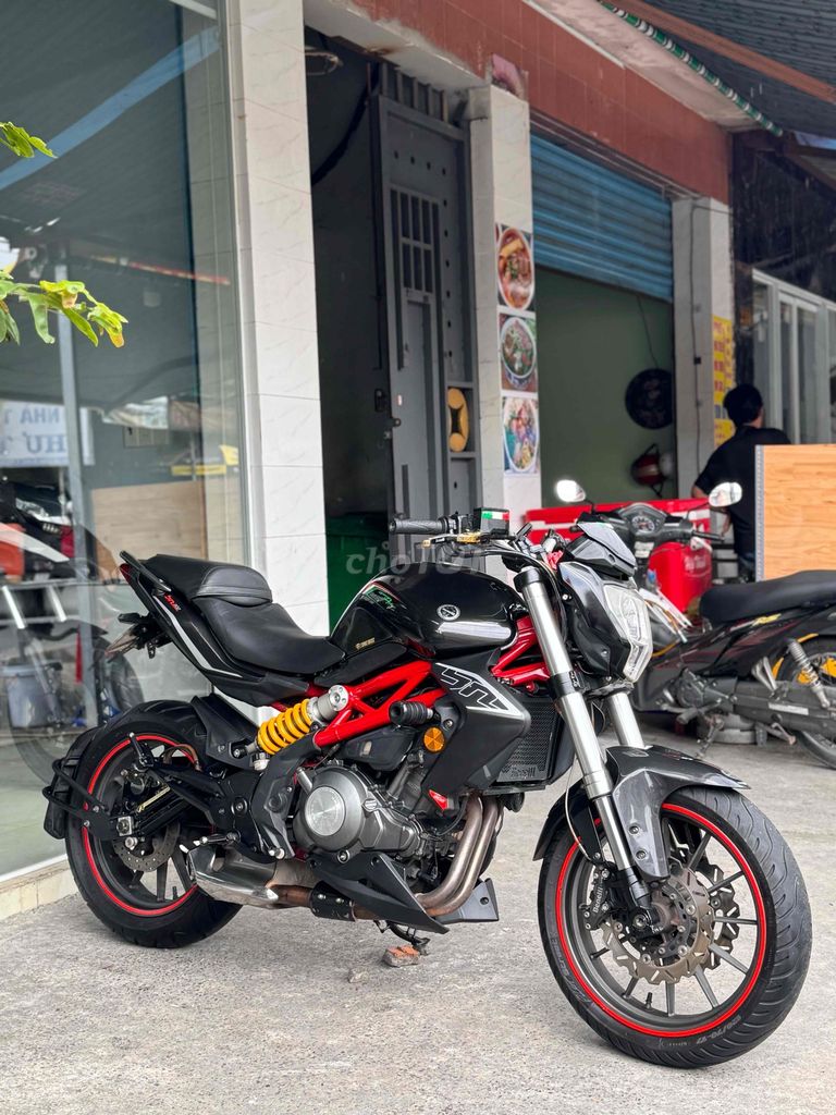 Cần bán Benelli BN302 2017 Biển SG Xe đẹp Máy Zin. Mua bán Xe máy tại Quận Bình Tân Tp Hồ Chí Minh được đăng bởi Việt Motor Bình Tân hình 1