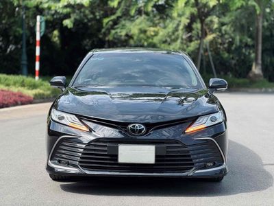 Toyota Camry 2.0Q 2022 Đen 55000 km