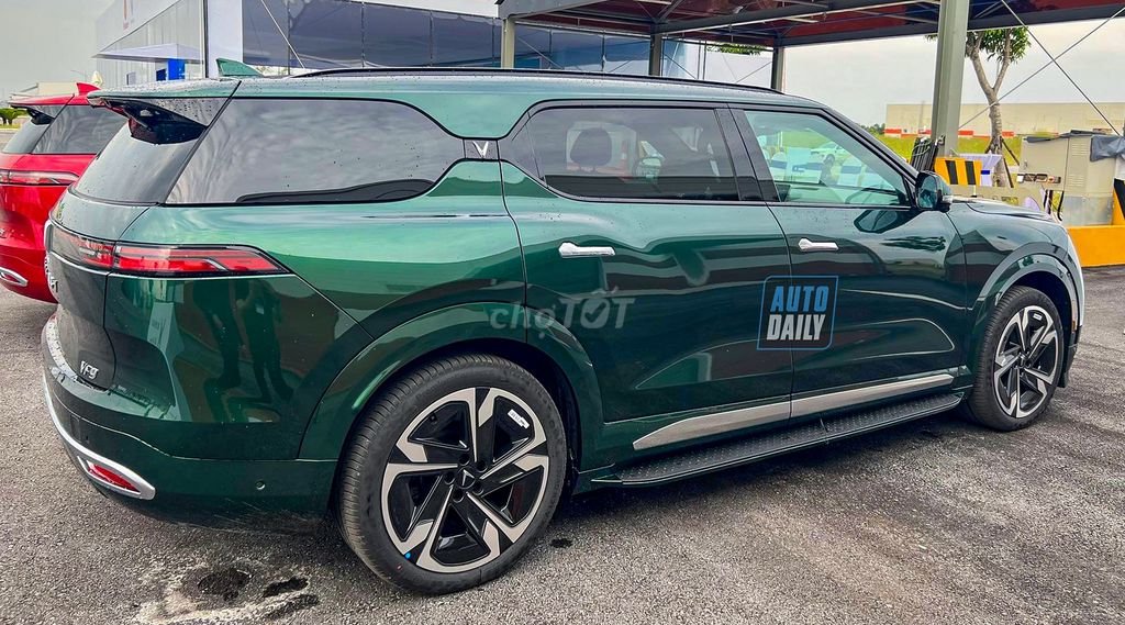 VinFast VF9 2025 giá ưu đãi lên tới 160 triệu. Mua bán Ô tô tại Quận Cẩm Lệ Đà Nẵng được đăng bởi Vinfast Đà Nẵng hình 2