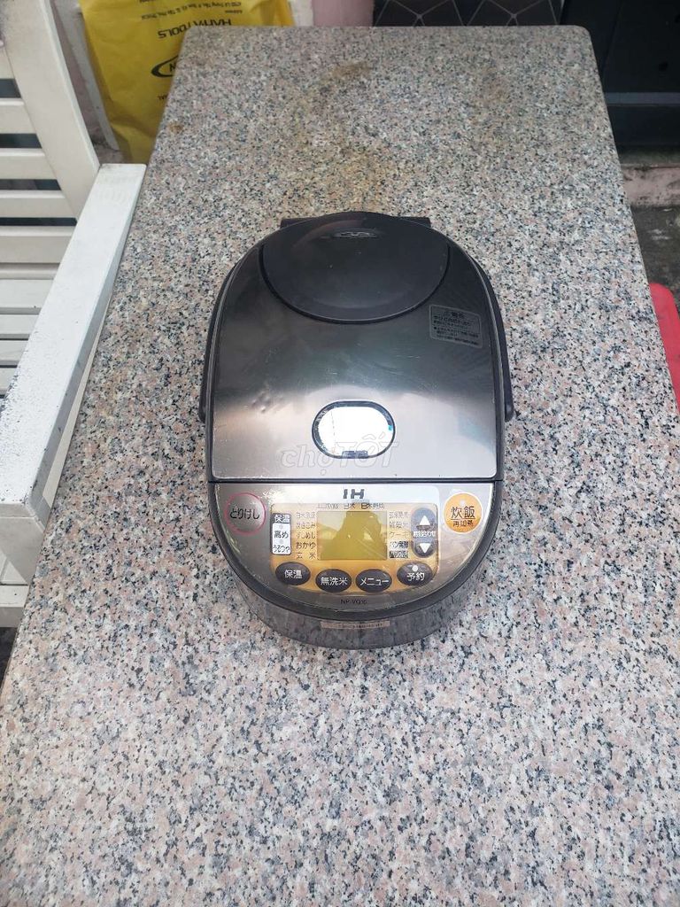 Nồi cơm điện Zojirushi 1 lít Đen. Mua bán Bếp, lò, đồ điện nhà bếp tại Thành phố Dĩ An Bình Dương được đăng bởi Phan vinh hình 1