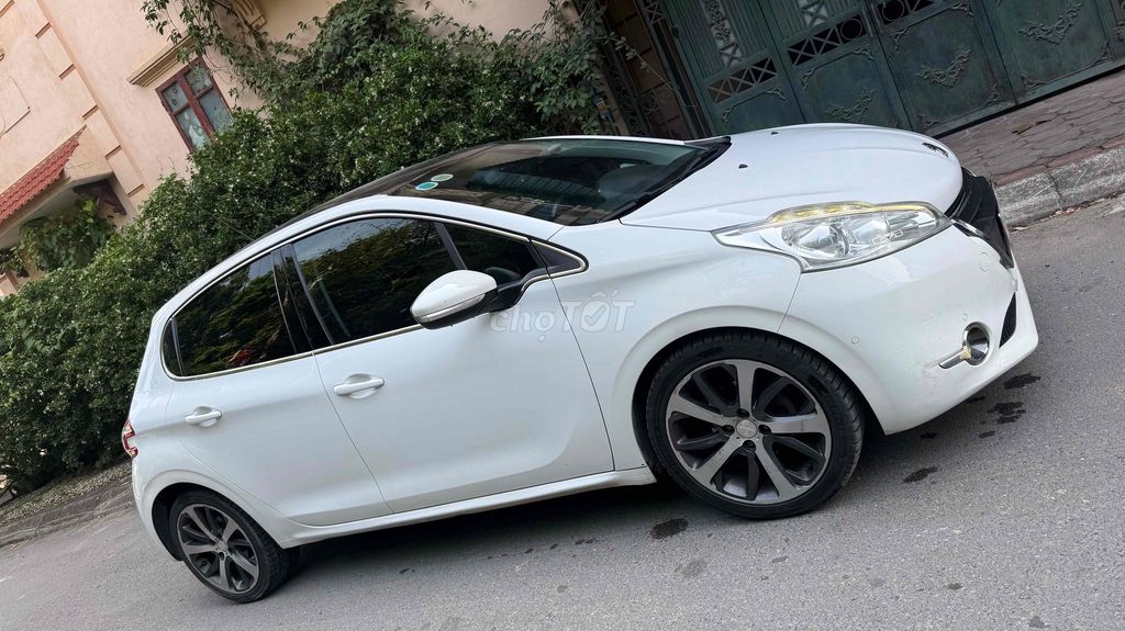 Peugeot 208 2015 1.6L AT - 85632 km. Mua bán Ô tô tại Huyện Đông Anh Hà Nội được đăng bởi thành hải mua bán điện thoại cũ hình 13