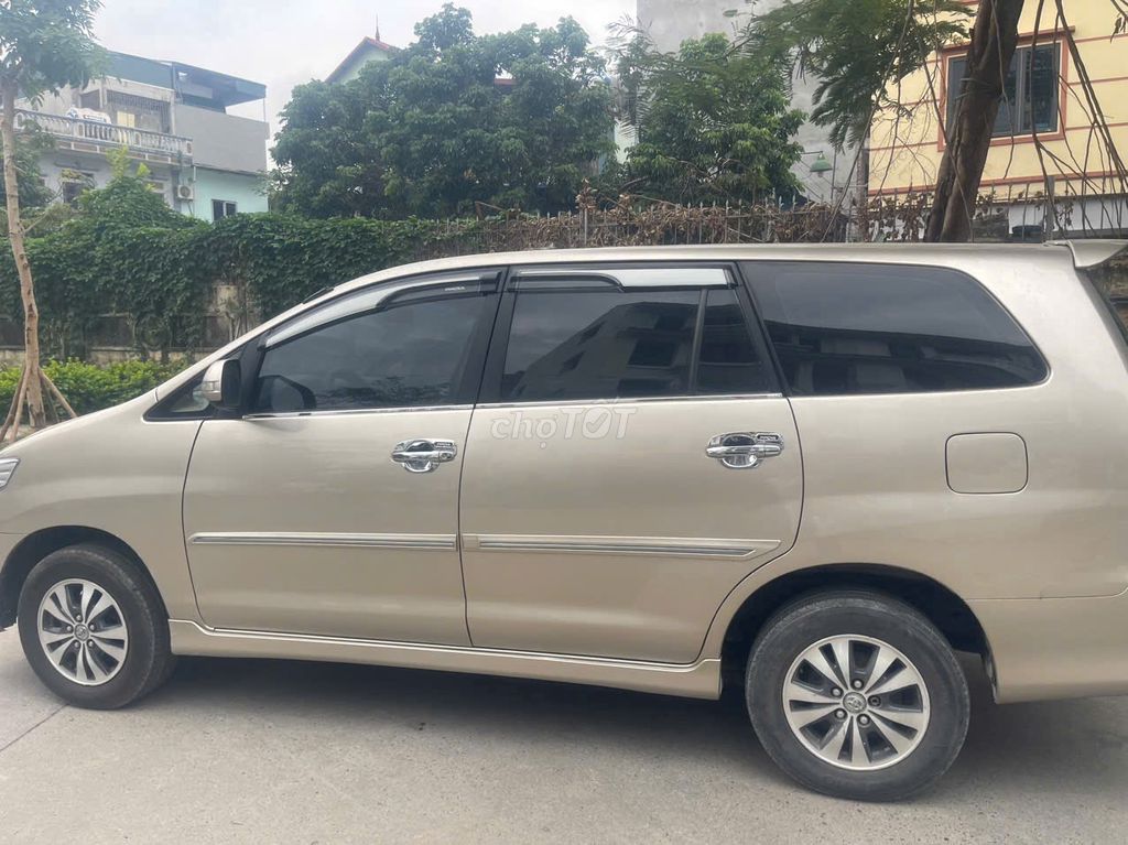 Toyota Innova 2016 2.0E