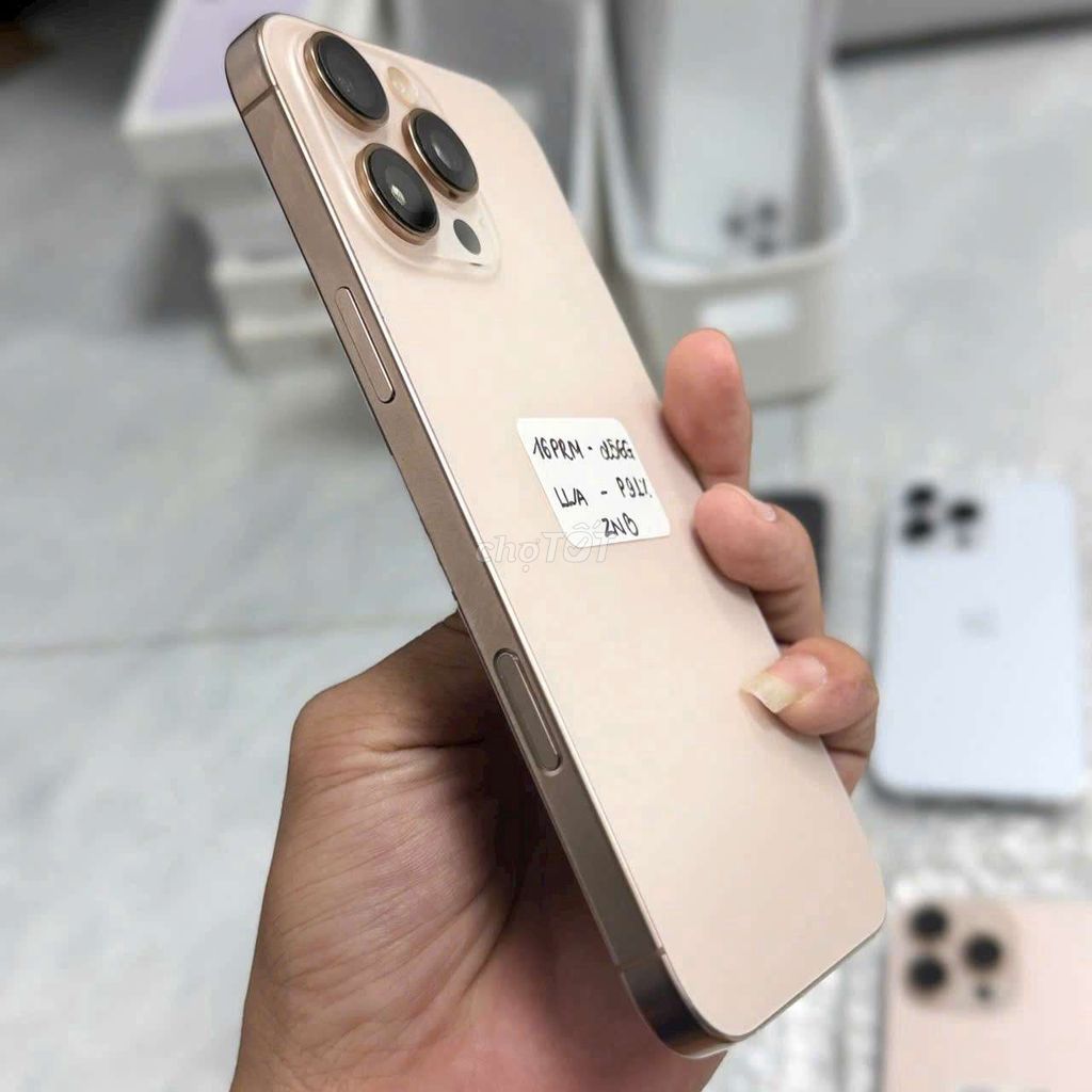 Apple iPhone 16 Pro Max 256GB Vàng Zin. Mua bán Điện thoại tại Thị xã Tân Uyên Bình Dương được đăng bởi Akc Góp Nợ Xấu Tân Uyên hình 1
