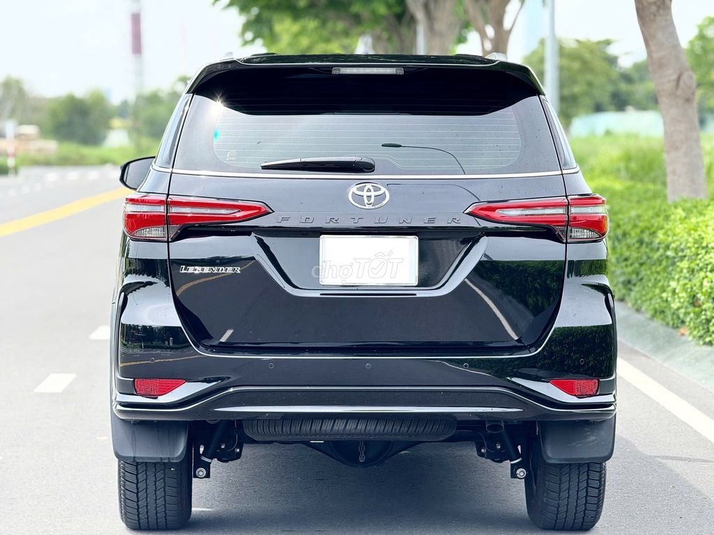 Toyota Fortuner Legender 2025 2.4L 4x2 AT. Mua bán Ô tô tại Thành phố Thủ Đức Tp Hồ Chí Minh được đăng bởi Đức Tứ Bánh hình 3