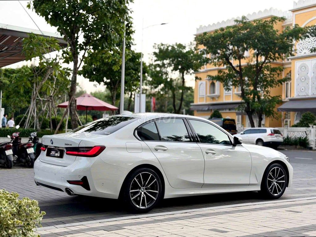 BMW 320i Sport Line 2021 30.000km Trắng. Mua bán Ô tô tại Quận 7 Tp Hồ Chí Minh được đăng bởi cao minh phương  hình 2