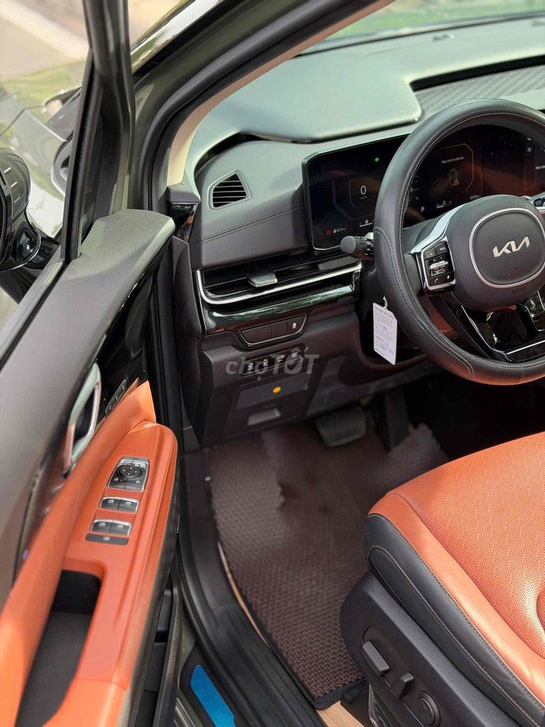 Carnival Signature 2.2 form 2025 odo mới 20.000km. Mua bán Ô tô tại Quận 1 Tp Hồ Chí Minh được đăng bởi Nguyên hình 10