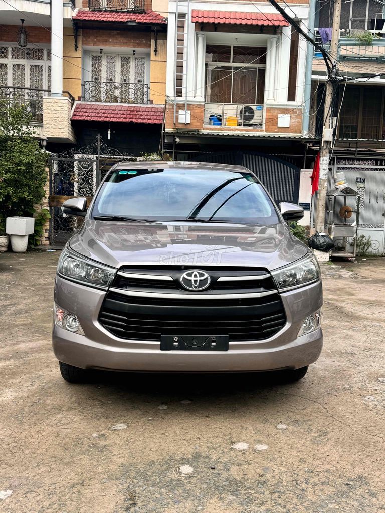 TOYOTA INNOVA 2018 2.0E