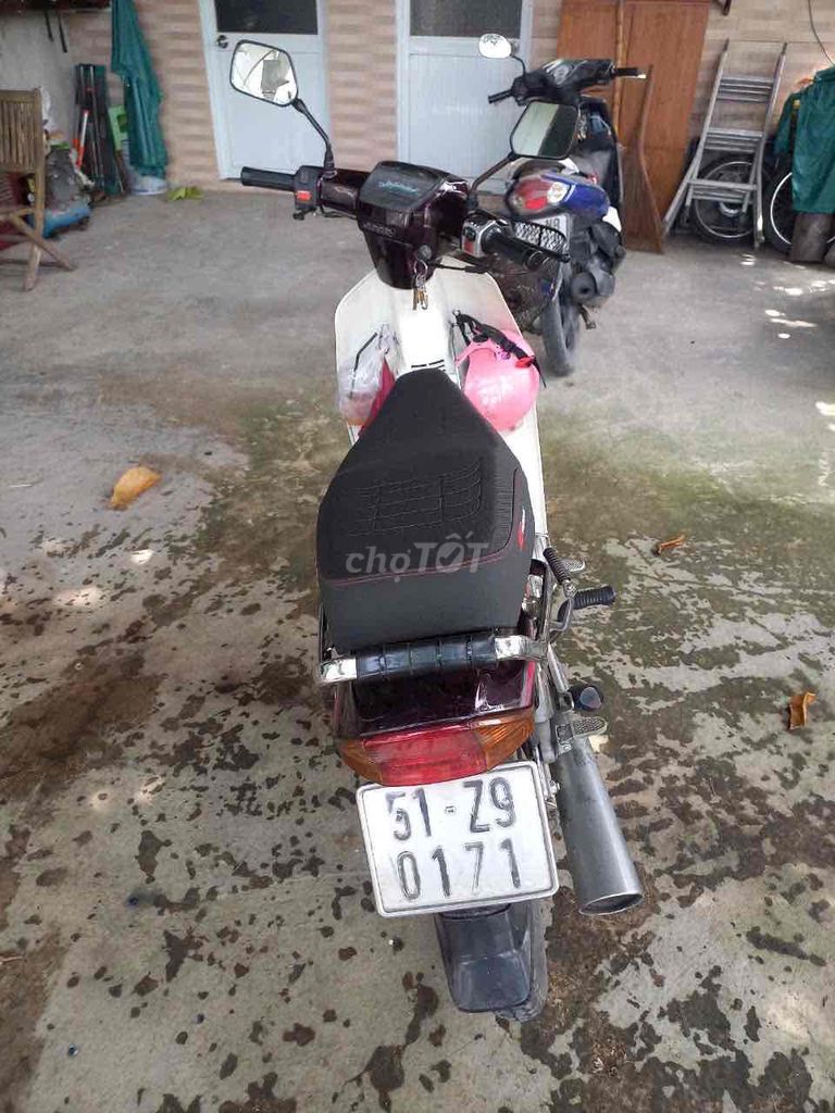 Chán cần bán super 2001 đầu nồi chưa rớt kcc. Mua bán Xe máy tại Quận Bình Tân Tp Hồ Chí Minh được đăng bởi Hoàng Thanh Thế hình 2