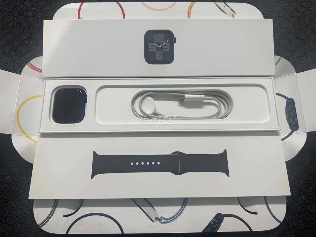 Apple watch Se/44 gen2 đen đẹp 99 pin 100 fullbox