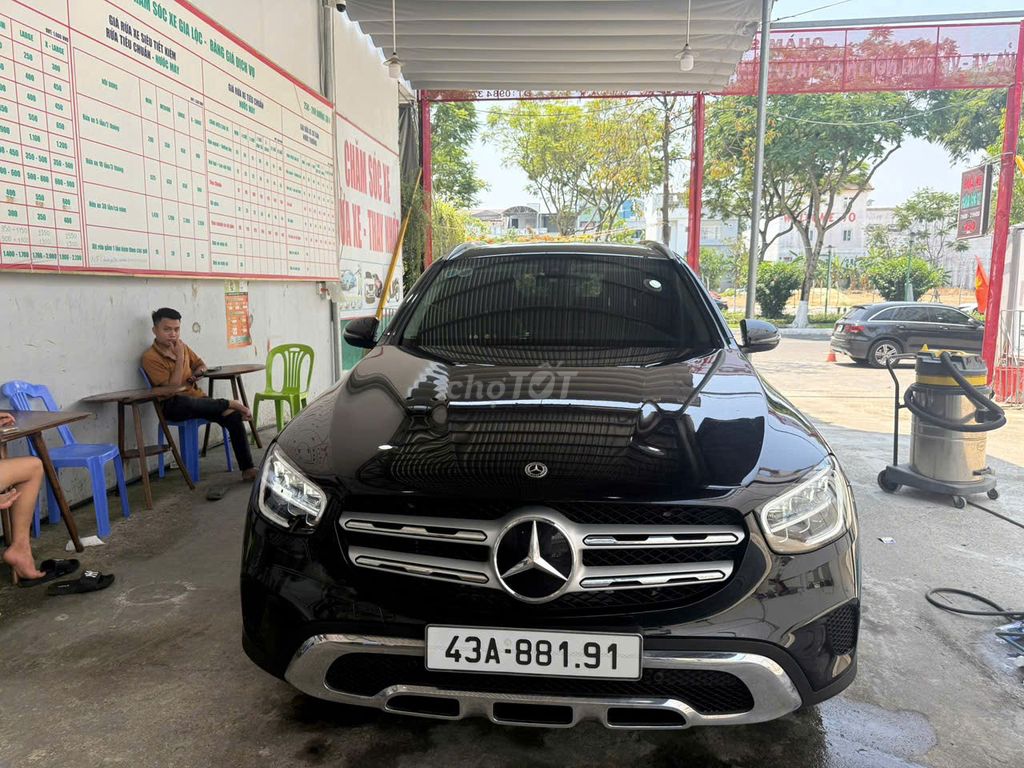 Mercedes-Benz GLC 200 2022 Đen 20000 km. Mua bán Ô tô tại Quận Hải Châu Đà Nẵng được đăng bởi Võ Thị Thanh Hoa hình 4