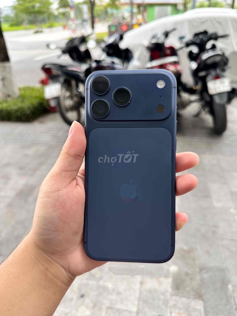 Apple iPhone 17 Pro Max 2TB Xanh đậm LLA Máy zin. Mua bán Điện thoại tại Quận Hai Bà Trưng Hà Nội được đăng bởi Lê Đình Thuận hình 1