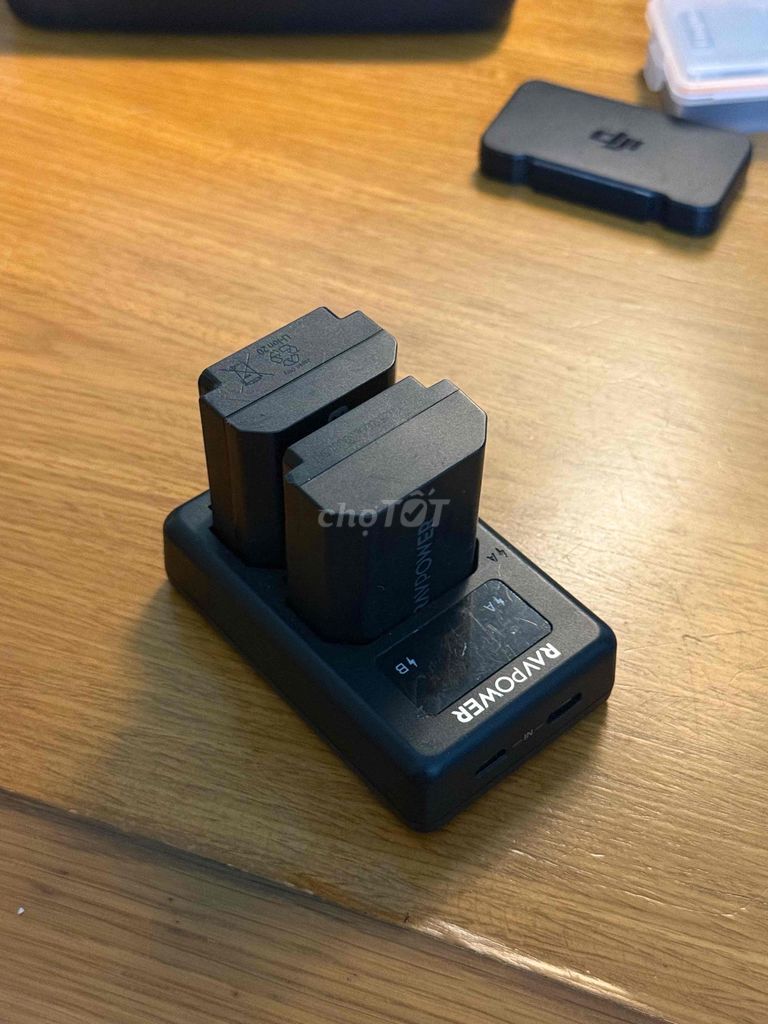 Bộ pin sạc Rav Fz100. Mua bán Máy ảnh, Máy quay tại Quận Thanh Khê Đà Nẵng được đăng bởi Thắng  hình 1