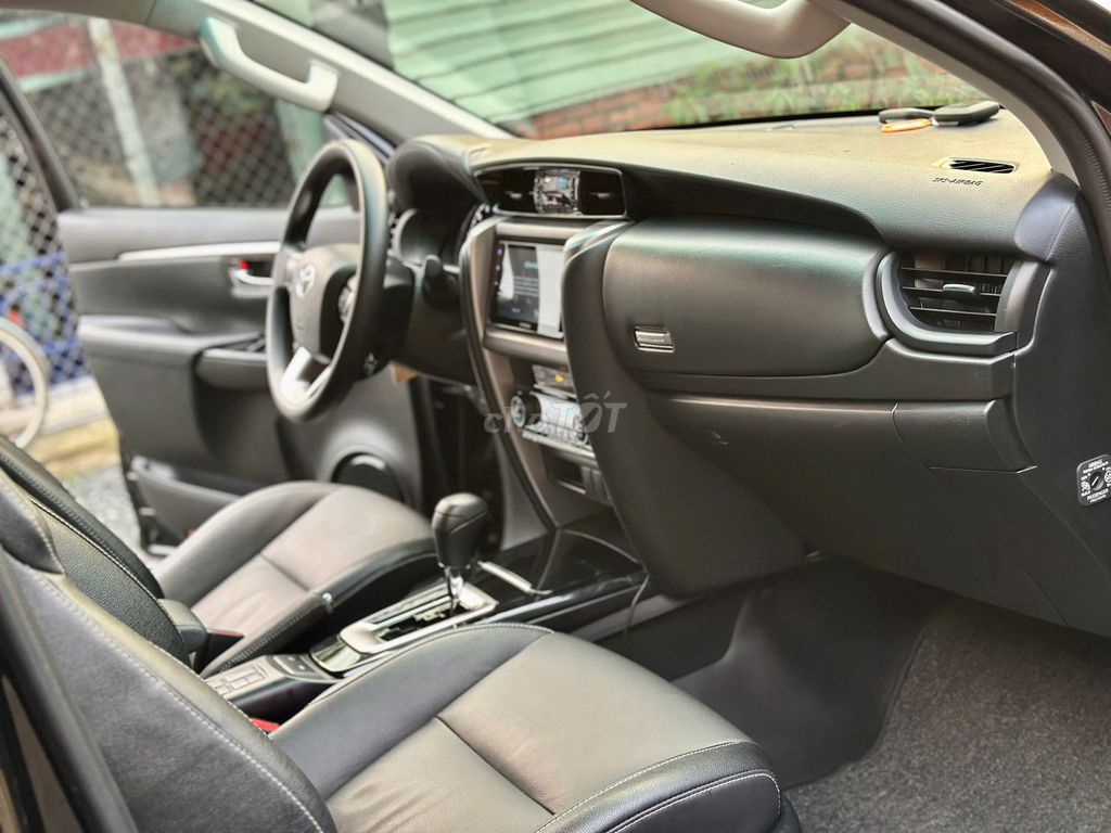 Toyota Fortuner 2024  - 20000 km. Mua bán Ô tô tại Quận 7 Tp Hồ Chí Minh được đăng bởi Giang Đỗ hình 4