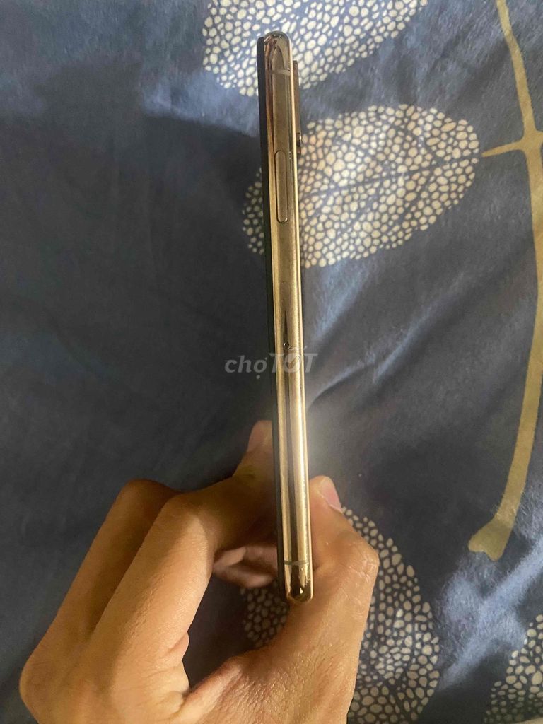 Apple iPhone XS 256GB Vàng Pin 83% Màn thay. Mua bán Điện thoại tại Quận Thanh Xuân Hà Nội được đăng bởi Ng Phuong Anh hình 1