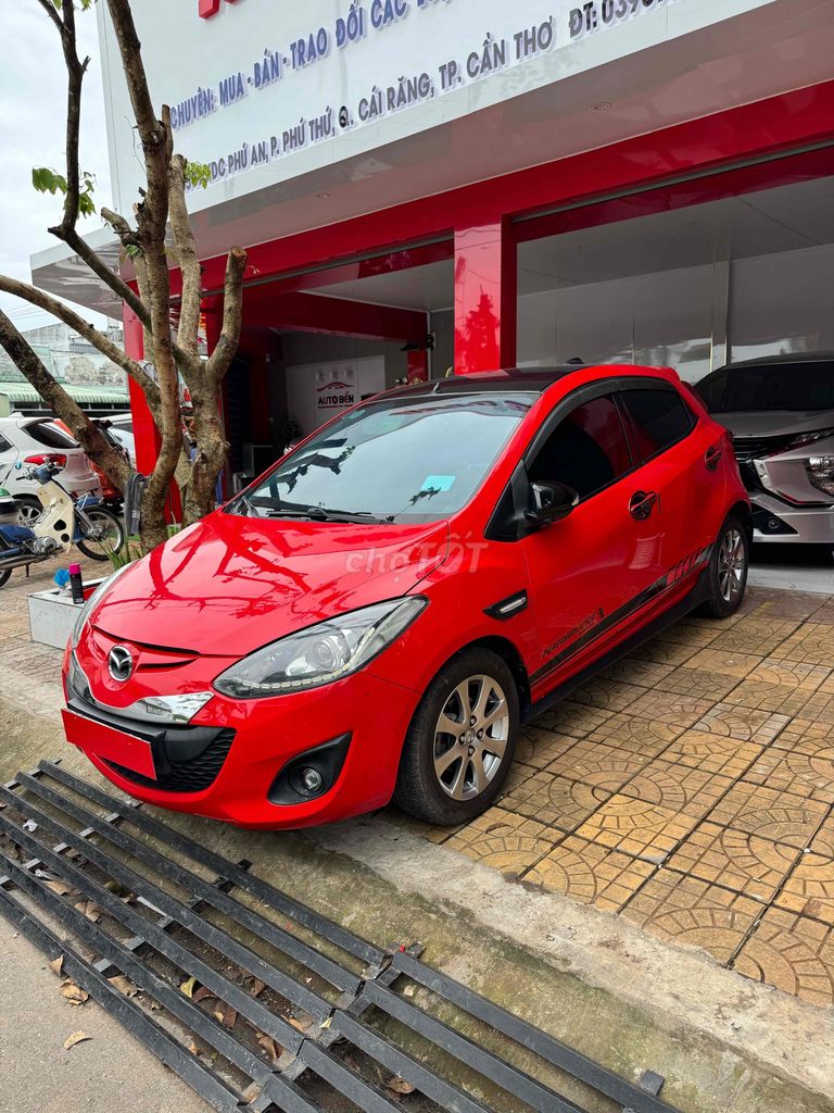 Mazda 2 2014  1.5 hatbak - 920000 km