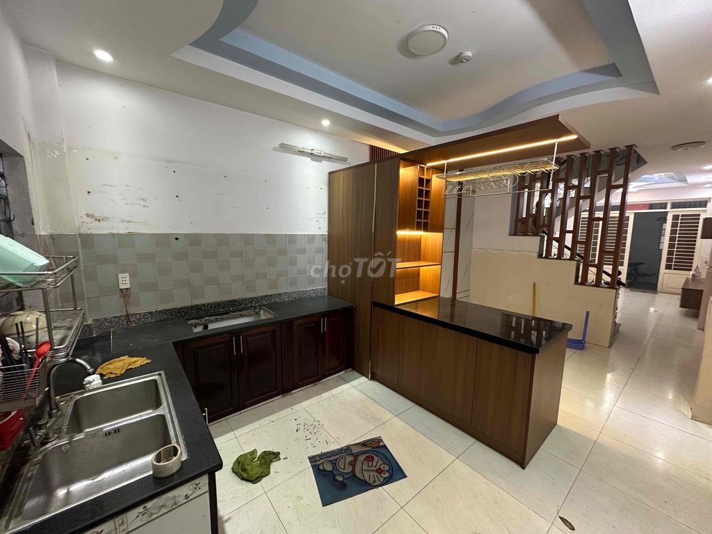 Tủ bếp gỗ tự nhiên màu Nâu. Mua bán Tủ, kệ gia đình tại Quận 7 Tp Hồ Chí Minh được đăng bởi tuan hình 1