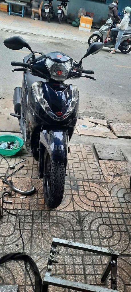 Honda SH 300i Đen. Mua bán Xe máy tại Quận 5 Tp Hồ Chí Minh được đăng bởi Sang Du hình 1