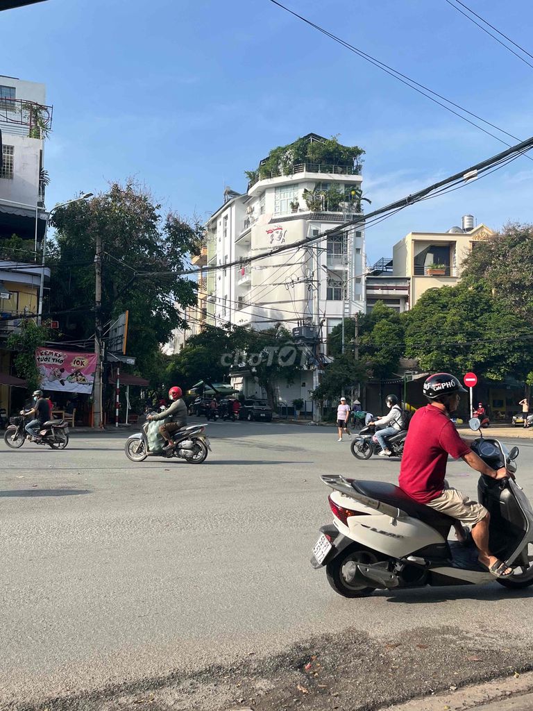 NGUYỄN THẾ TRUYỆN – TÂN SƠN NHÌ  82M² – 1 TRỆT 1 LỬNG – HẺM XE HƠI