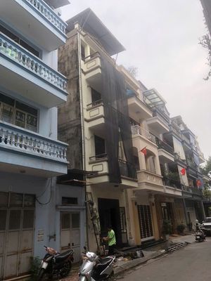 Chính chủ cho thuê nhà liền kề 4 tầng khu đô thị Văn Quán