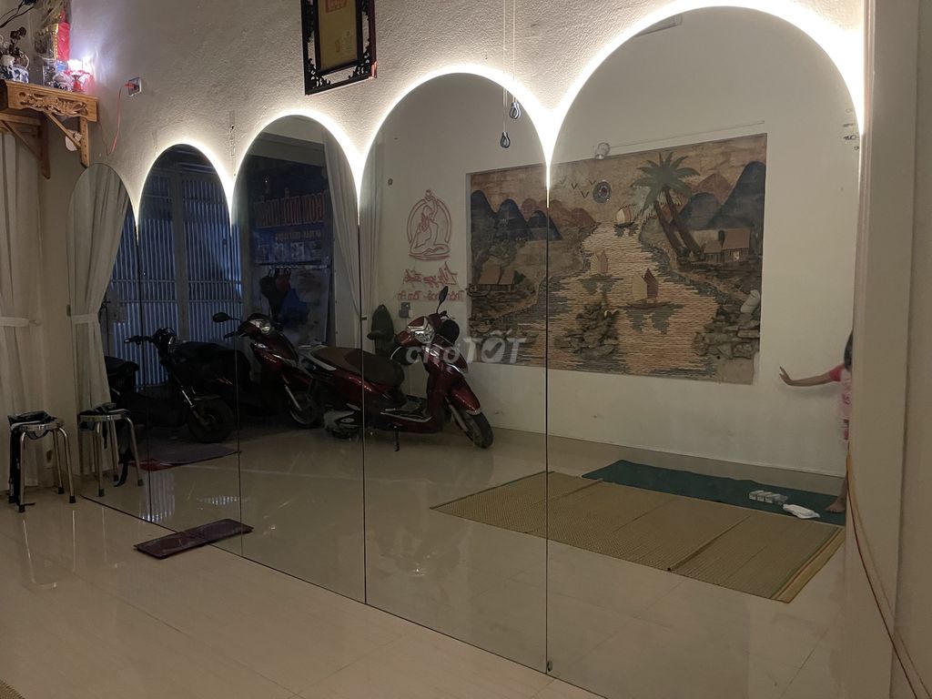 Gương phòng tập, kèm hệ thống led, dễ tháo lắp. Mua bán Nội thất, đồ gia dụng khác tại Thành phố Thanh Hóa Thanh Hóa được đăng bởi Lý Thị Thơm hình 1