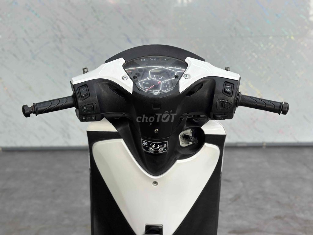 SH150 2014 up ao Ý, góp trả trước 17tr bao nợ xấu. Mua bán Xe máy tại Quận Tân Phú Tp Hồ Chí Minh được đăng bởi bình đoàn exciter BÁN TRẢ GÓP hình 5